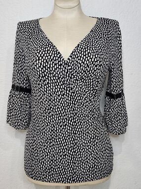Nine West Black and White Wrap-Style Long Sleeve Dress Top